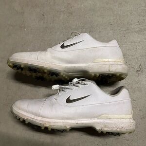 Nike Men's White Athletic Golf Shoes